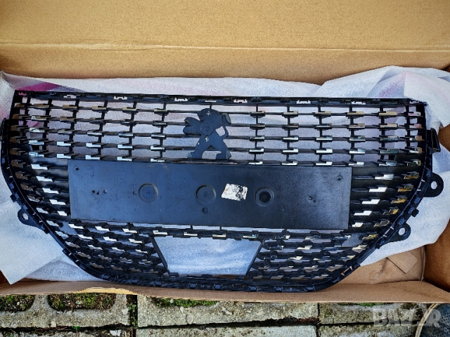 Предна решетка в броня Peugeot 208 2022, снимка 2 - Части - 52299798
