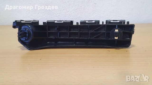 Оригинален десен държач (скоба) за предна броня за Toyota Yaris / Тойота Ярис (2011-2017), снимка 4 - Части - 52532351
