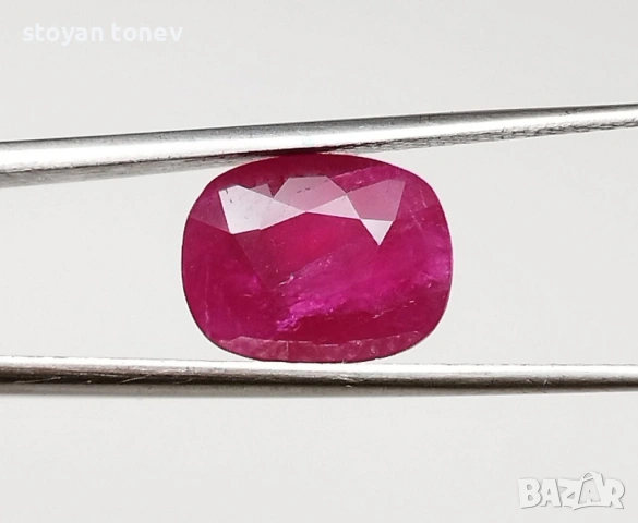 Рядък Ненагряван Африкански Рубин 3.49кт с Vivid пурпурно-Червен Огън! Сертифициран! Нов!, снимка 9 - Други - 53652220