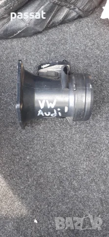 Дебитомер оригинален vw audi Hitachi , снимка 3 - Части - 56394337