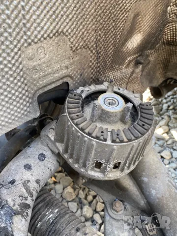 КОМПЛЕКТ ДВАТА тампона на мотора мерцедес ц класа w204 е класа w212