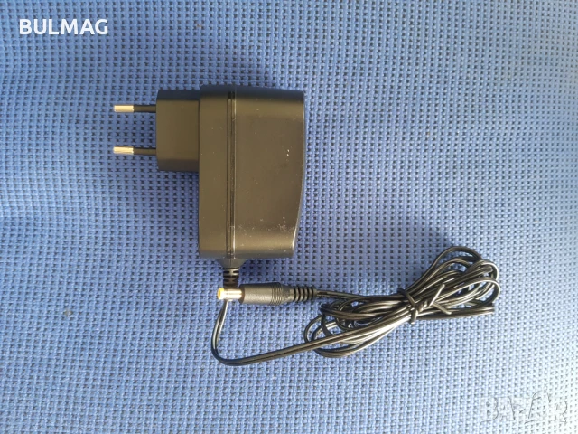 Нестандартен Адаптер 15V - 1A, снимка 3 - Друга електроника - 50848936