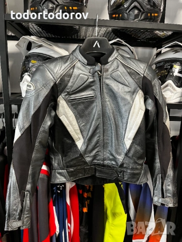 Дамско кожено мото яке VANUCCI размер 42-L,всички протектори 149 лв. / 76.18 €