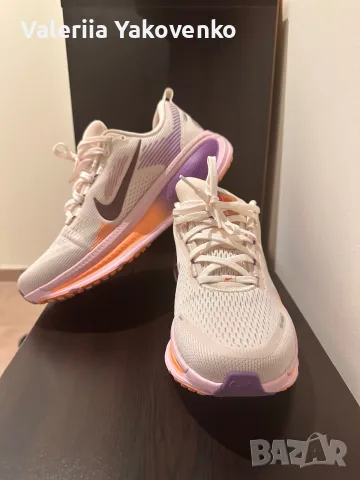 Маратонки Nike Vomero Plus, снимка 5 - Маратонки - 55953026