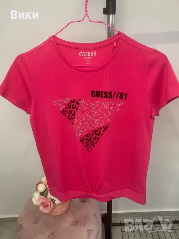 Тениска Guess, 16г, подходяща и за XS и S, снимка 6 - Тениски - 50449515