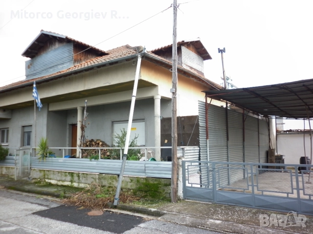 продаваме къща ,7 стаи ,2 оформени апартамента 