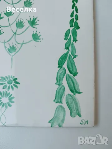 Декоративна плочка на зелени цветя, ръчно рисувана , снимка 2 - Други ценни предмети - 48007269