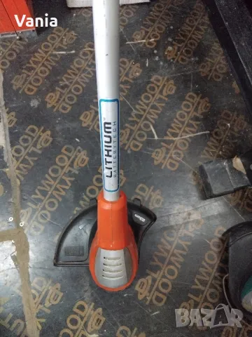 Тример B&D с батерия, снимка 10 - Градинска техника - 50077202