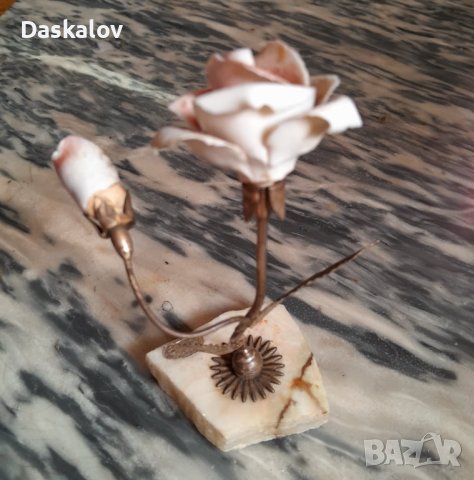 Продавам декоративна роза , снимка 7 - Декорация за дома - 41348771