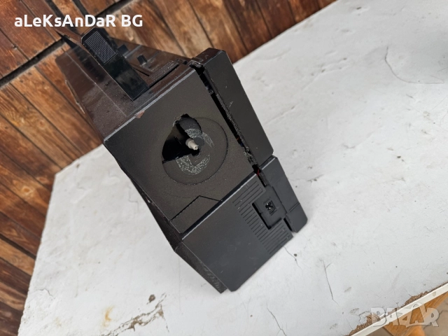 Радио касетофон universum , снимка 2 - Радиокасетофони, транзистори - 52044344