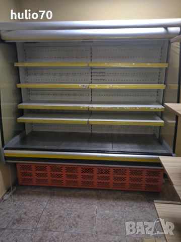 Разпродажба на хладилна витрина, стелажи, касов апарат