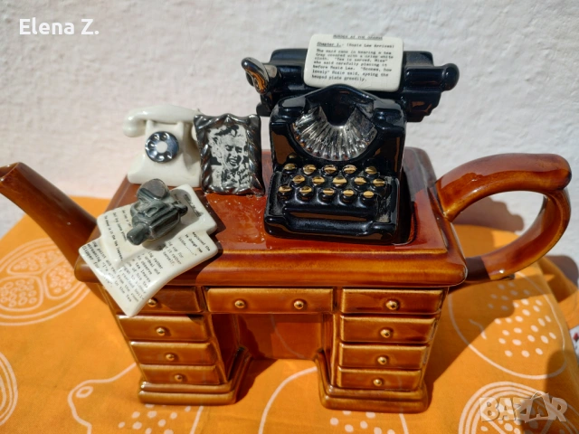 Голям, подписан чайник на Paul Cardew Бюро на криминален автор, снимка 4 - Декорация за дома - 53844772