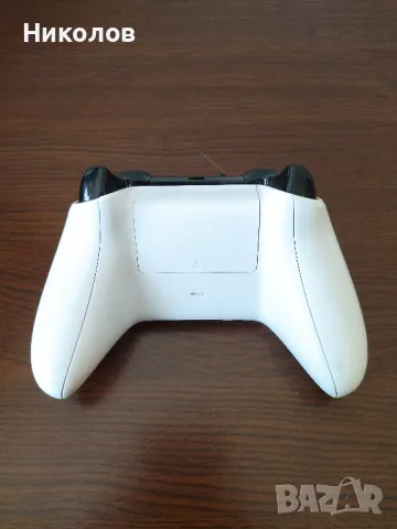Продавам оригинален джойстик за XBOX One/Series X/S с Bluetooth приемник, снимка 2 - Аксесоари - 49789449