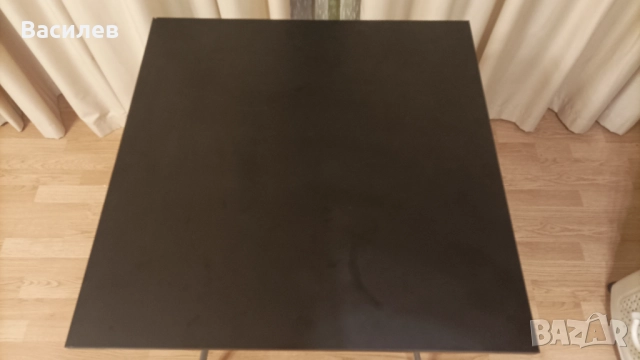 Продавам маса