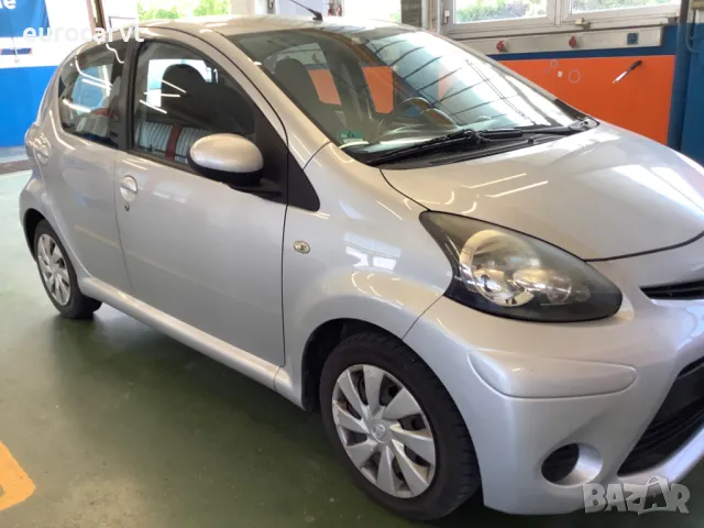 Toyota Aygo 1,0i facelift, снимка 3 - Автомобили и джипове - 50434653