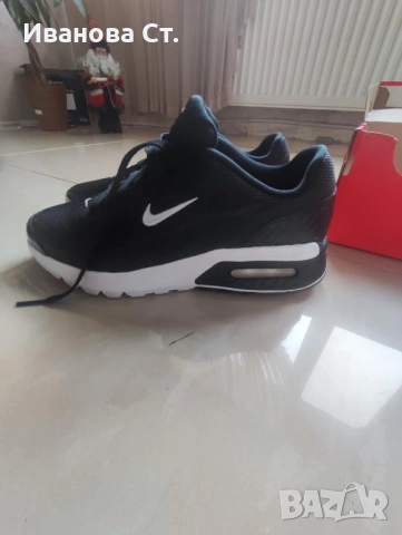 Дамски маратонки Nike, снимка 2 - Маратонки - 53065028