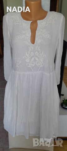 *Бяла рокля с бродерия, снимка 1