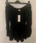 Рокля Urban outfitters, къса, черна с дълъг ръкав, паднали рамене, нова с етикет, снимка 1