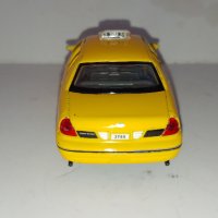Ford 1999 Crown Victoria Taxi - Welly 49762, снимка 4 - Колекции - 42517834