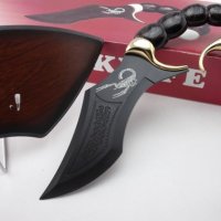 Колекционерски нож с форма и дизайн на Скорпион+стойка, снимка 1 - Колекции - 40739818