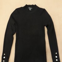 Черна блуза с дълъг ръкав AMISU , плетена с вертикални раета , с декоративни копчета на ръкавите , снимка 2 - Блузи с дълъг ръкав и пуловери - 39217901