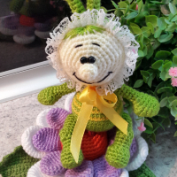Плетена играчка Буболечка+голямо цвете, Плетени, ръчно изработени., снимка 3 - Романтични подаръци - 32279475