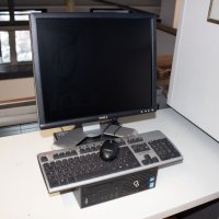 компютър Fujitsu C700 + монитор Dell – 1905 FP (19”), снимка 1 - Работни компютри - 44199529