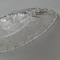 Лот малка стъклена релефна купа с капак и чиния , снимка 9 - Декорация за дома - 33871651