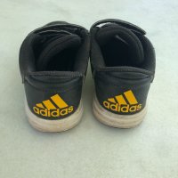 Детски маратонки ADIDAS, снимка 2 - Детски маратонки - 34111695