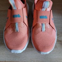 Детски маратонки NIKE, снимка 1 - Детски маратонки - 41395643