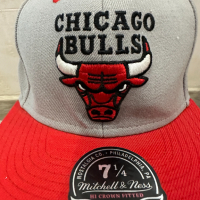 CHICAGO Bulls NBA Mitchell&Ness шапка, снимка 3 - Шапки - 44639888