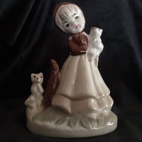 Пореланова статуетка Момиче с котенца. маркирана., снимка 6 - Антикварни и старинни предмети - 40939968