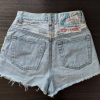 Дамски къси дънкови панталонки р-р XS, снимка 2 - Къси панталони и бермуди - 41631143