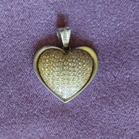 златна висулка с камъни- сърце- 14 карата- 585- Ново- медальон, снимка 4 - Колиета, медальони, синджири - 42547385