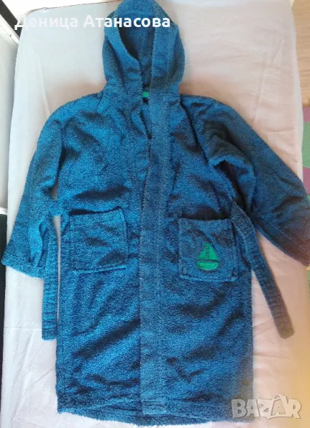 Халат, тениски, потници, бански, къси панталони, ризка с папийонка, шапка Спайдърмен размер 122/128, снимка 1