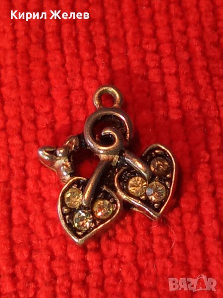 НЕЖНО ФЛОРАЛНО СРЕБЪРНО МЕДАЛЬОНЧЕ СРЕБРО 925 с МИНИАТЮРНИ ФАСЕТИРАНИ ЦИРКОНИ 35450, снимка 1