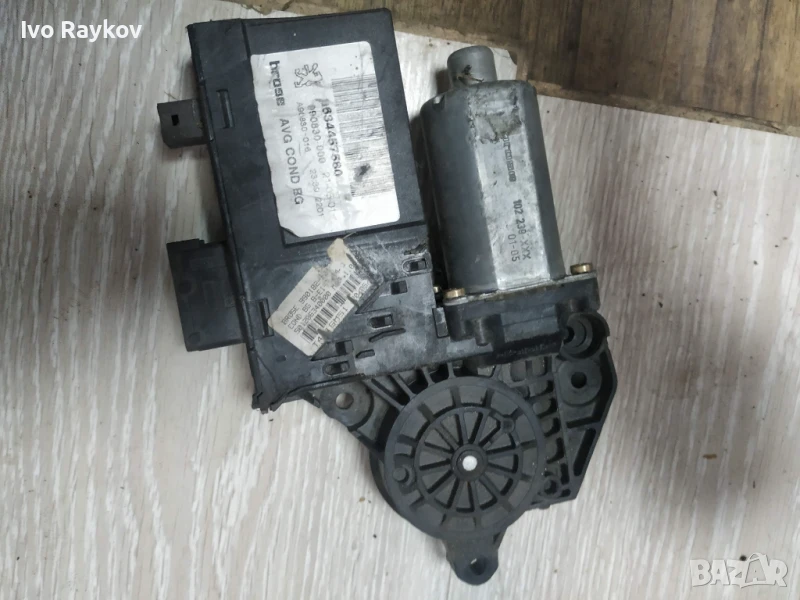 Моторче Стъклоповдигане Предно Ляво PEUGEOT 307 9634457580, снимка 1