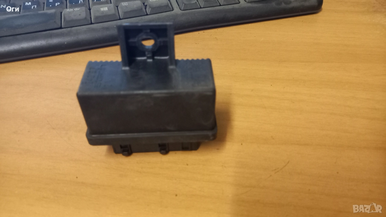 Реле горивна помпа за Пежо и Ситроен 240107, снимка 1