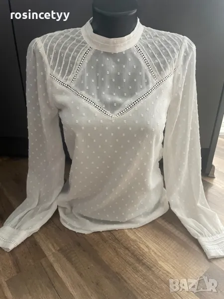 Бяла интересна риза, снимка 1