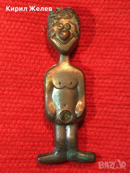 ШЕГАДЖИЙСКА СТАРА МЕДНА ФИГУРКА ЧОВЕЧЕ с МАГНИТЧЕ "В СРЕДАТА;)" 37028, снимка 1