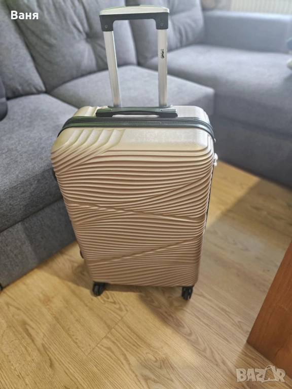 Куфар от ABS - среден - 65 лв, снимка 1