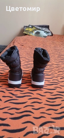 продавам детски ботуши