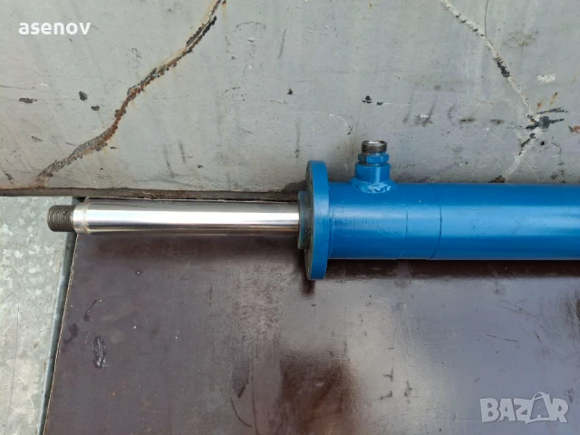 хидравличен цилиндър, снимка 2 - Резервни части за машини - 50556850