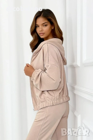 Дамски комплект анцуг Gloria, суитшърт и 7/8 панталон, 3цвята , снимка 3 - Комплекти - 51625350