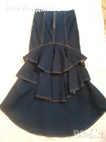 Оригинална, дълга, асиметрична дънкова пола, тип Русалка на модна къща  Аndrea размер L, снимка 2 - Поли - 44763596