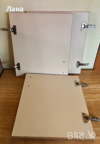 Три врати на шкафа с дръжки, Кухненски шкаф, изработен от дърво, снимка 3 - Шкафове - 42345468