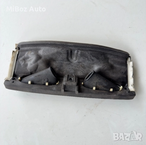 Кора под предно стъкло BMW E90 E91 , снимка 2 - Части - 52734452