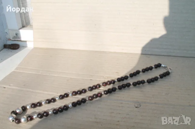 Колие от сребро и гранат