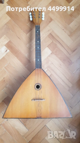 Струнен музикален инструмент-Балалайка, снимка 2 - Струнни инструменти - 53098560