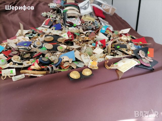 Продавам обеци 